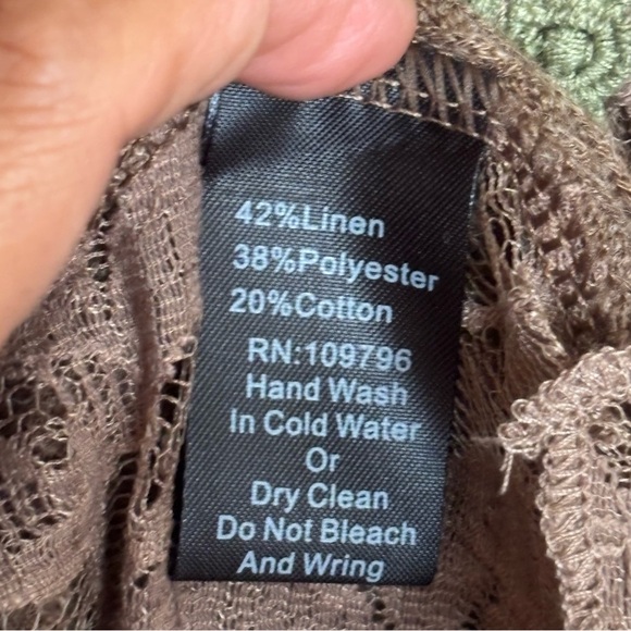 Pretty Angel Brown lace poncho-style blouse with green details, elegant - Picture 9 of 12